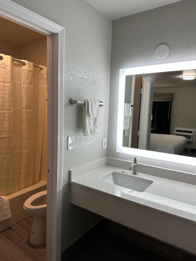 Sleepy Traveler Motel Wagoner 外观 照片
